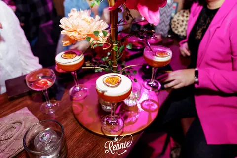 Cocktails op tafel tijdens een avond bij ANNO